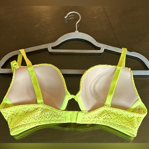 Victoria’s Secret Fish Net Push-Up Bra 36C - Picture 4 of 5
